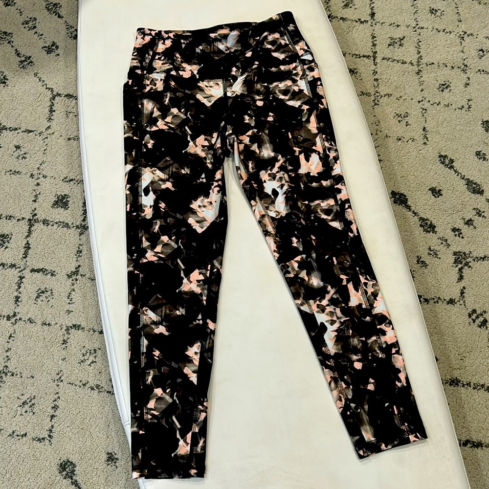 DSG yoga pants size S